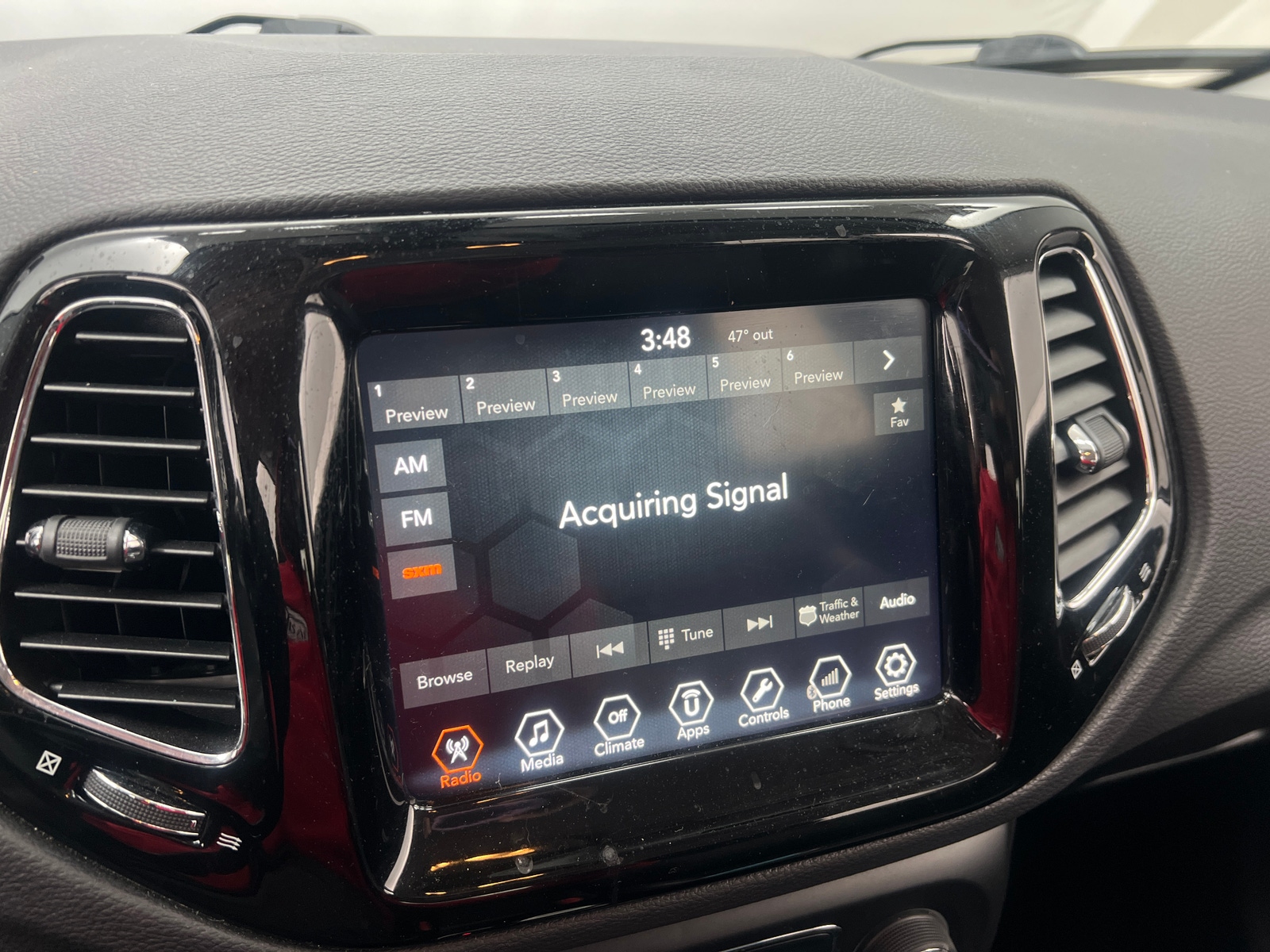 Thumbnail: 2018 Jeep Compass - 3