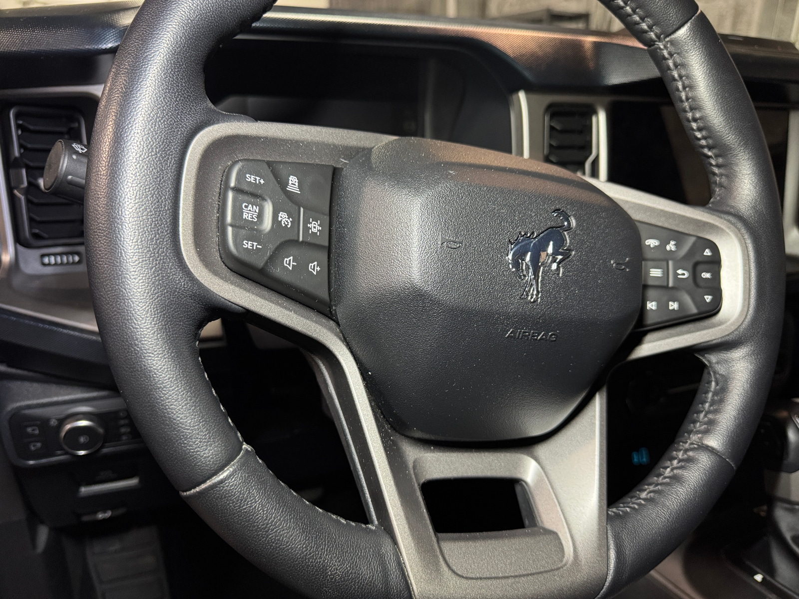 Thumbnail: 2022 Ford Bronco - 5