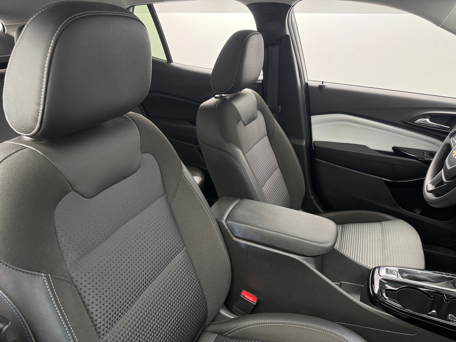 Thumbnail: 2025 Chevrolet Trax - 2