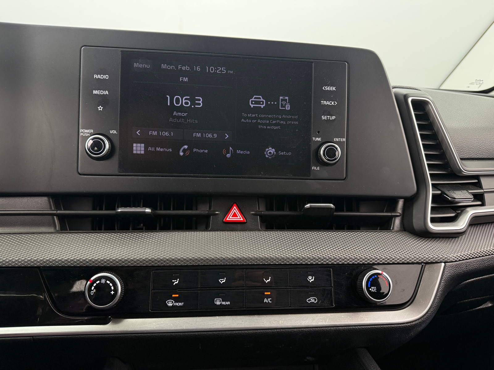 Thumbnail: 2023 Kia Sportage - 4