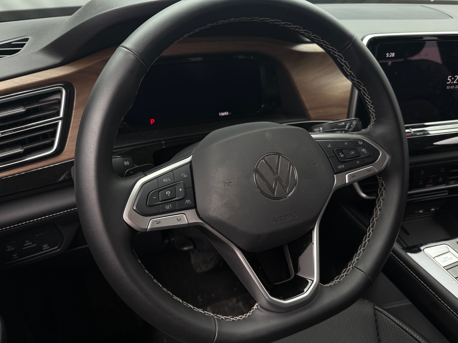 Thumbnail: 2025 Volkswagen Atlas - 4