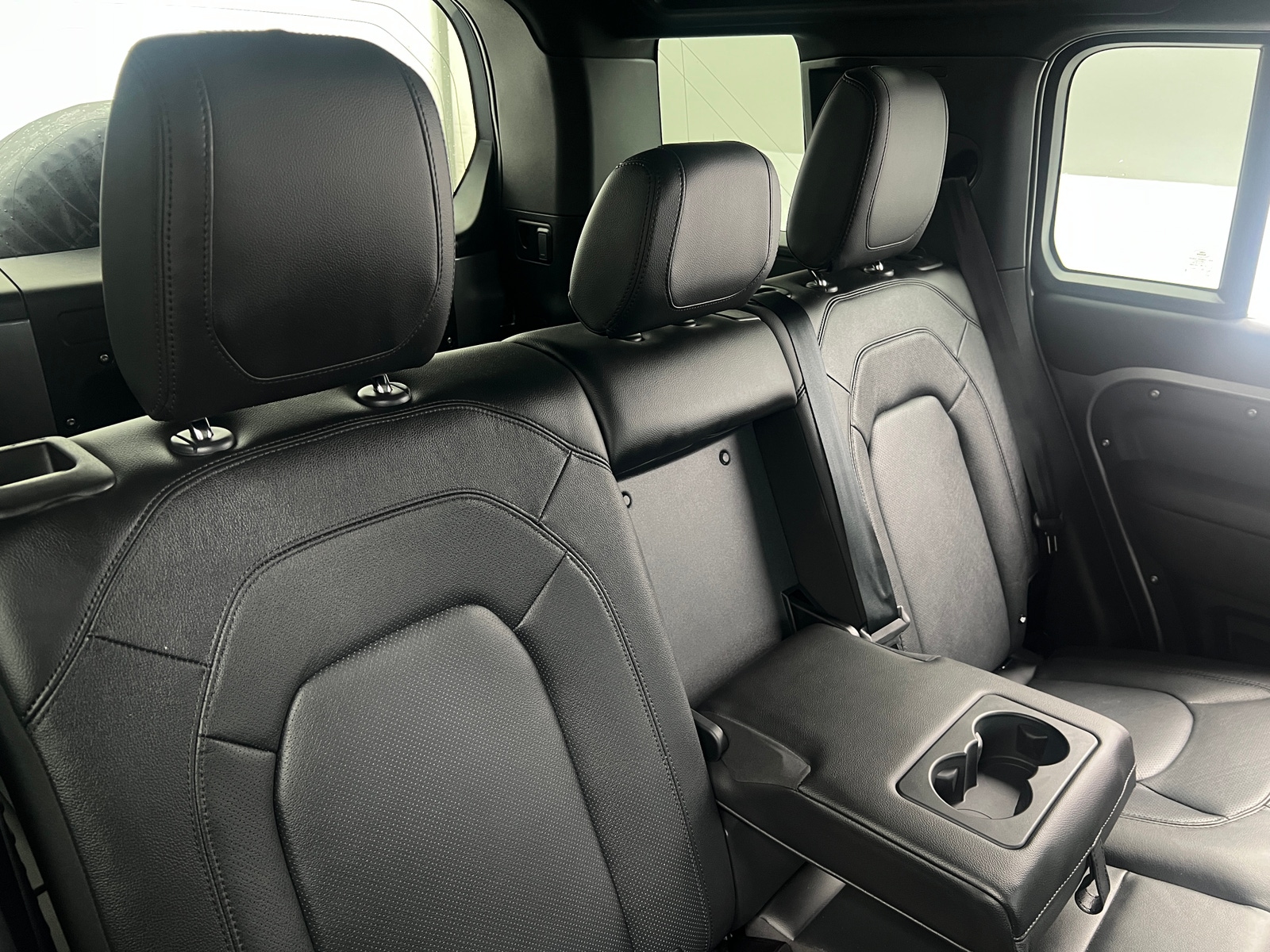 Thumbnail: 2024 Land Rover Defender - 5