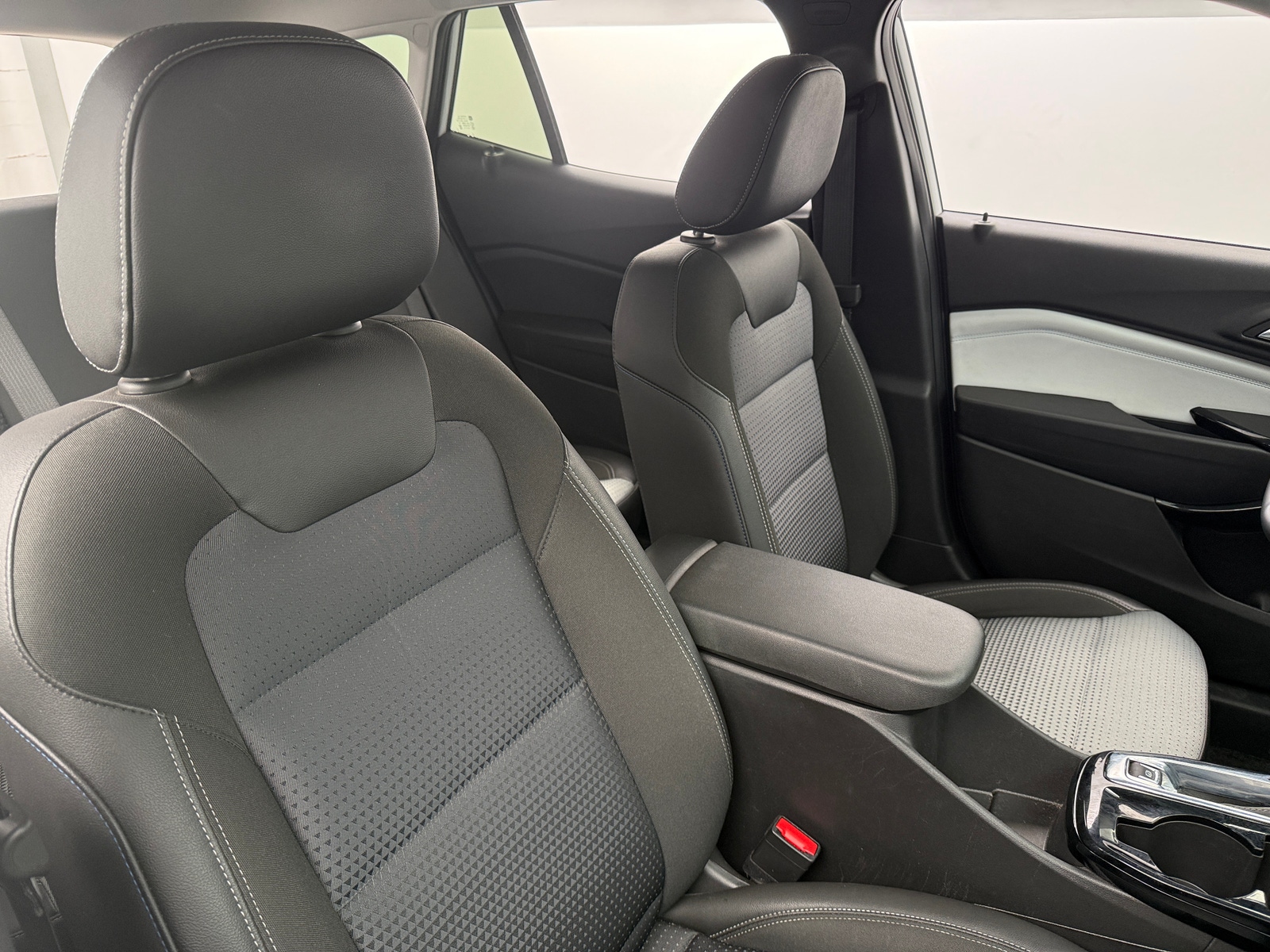 Thumbnail: 2025 Chevrolet Trax - 2