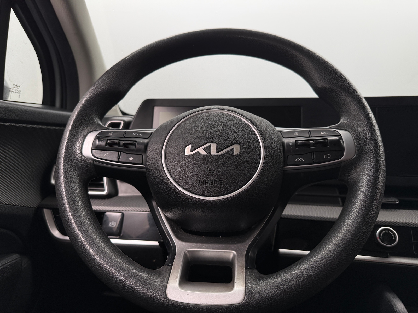 Thumbnail: 2023 Kia Sportage - 5