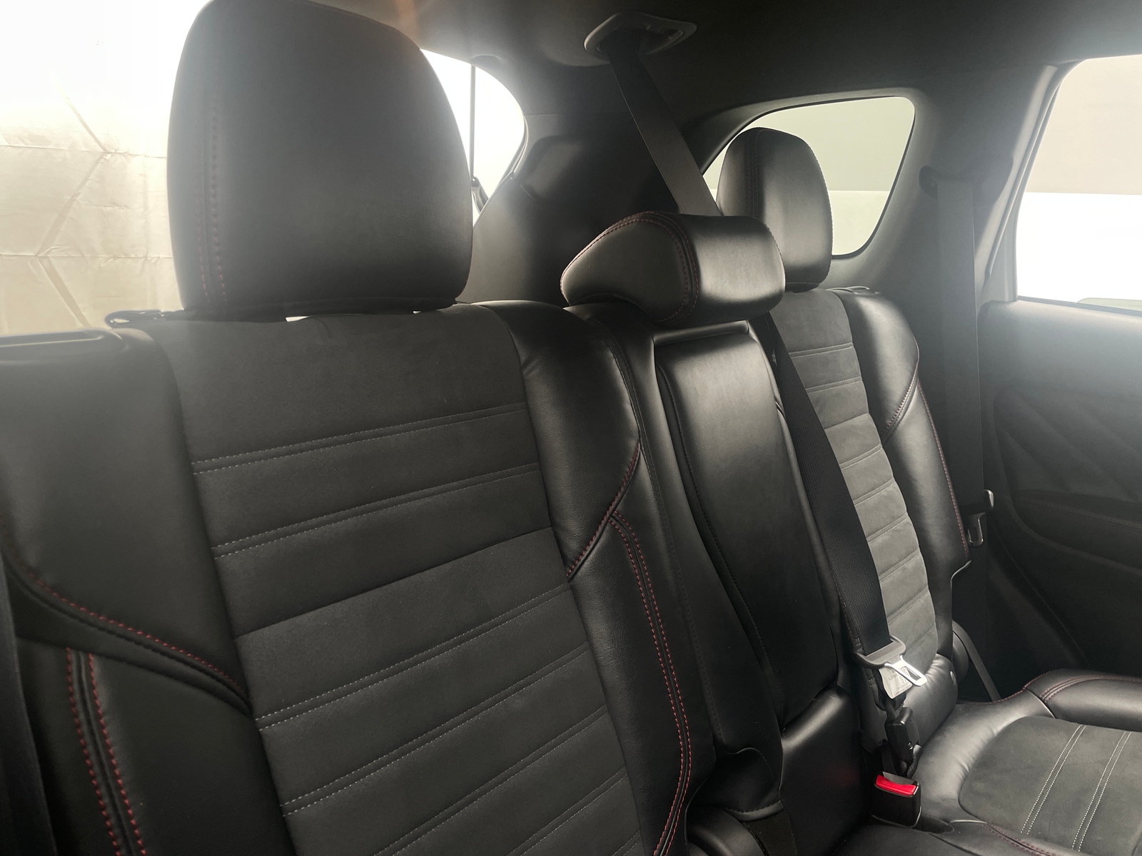 Thumbnail: 2021 Mitsubishi Outlander - 6