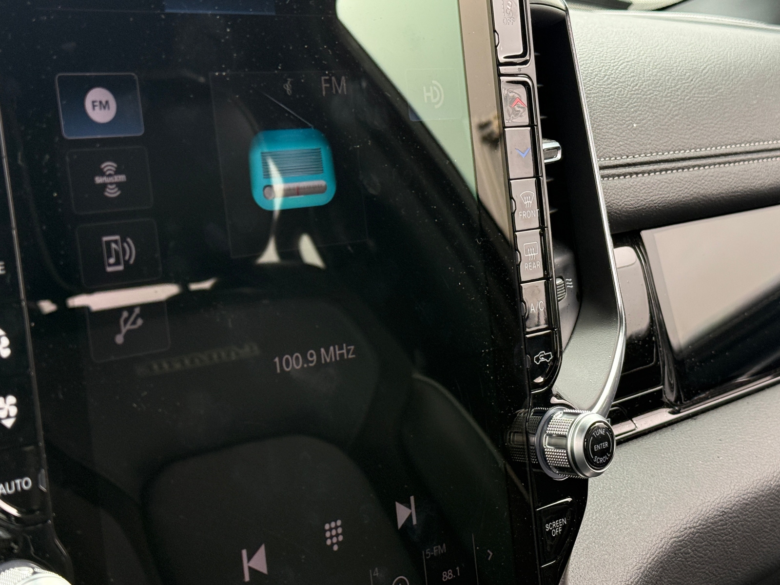 Thumbnail: 2025 RAM 1500 - 3