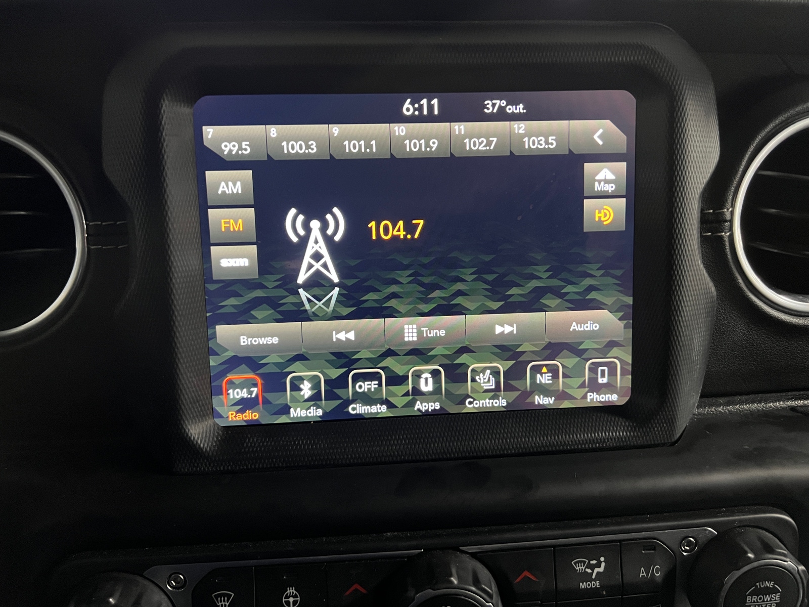 Thumbnail: 2019 Jeep Wrangler - 3