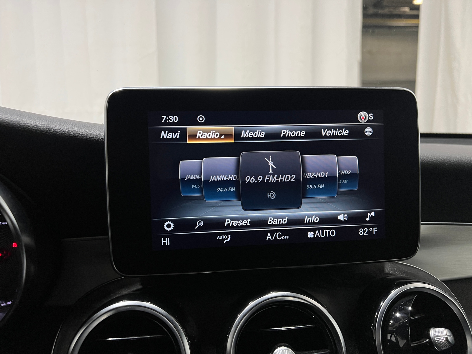 Thumbnail: 2019 Mercedes-Benz GLC - 3