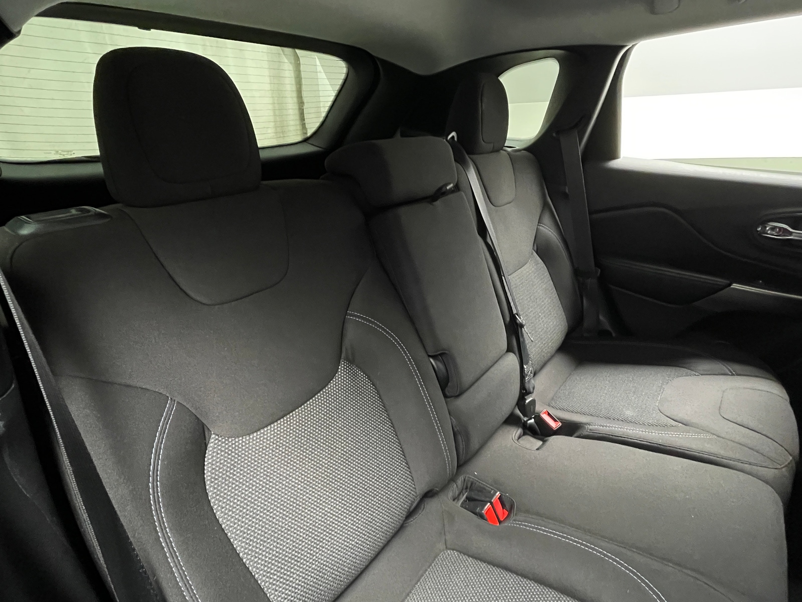 Thumbnail: 2020 Jeep Cherokee - 6