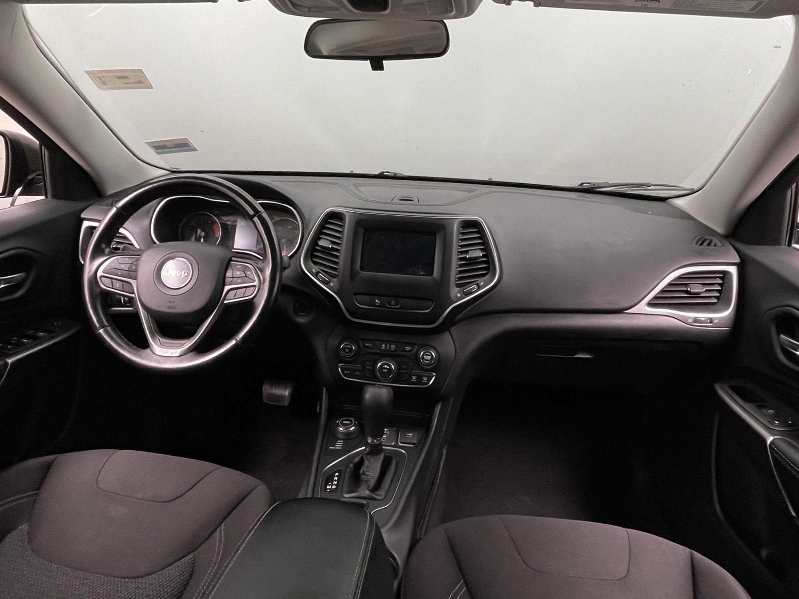 Thumbnail: 2020 Jeep Cherokee - 3