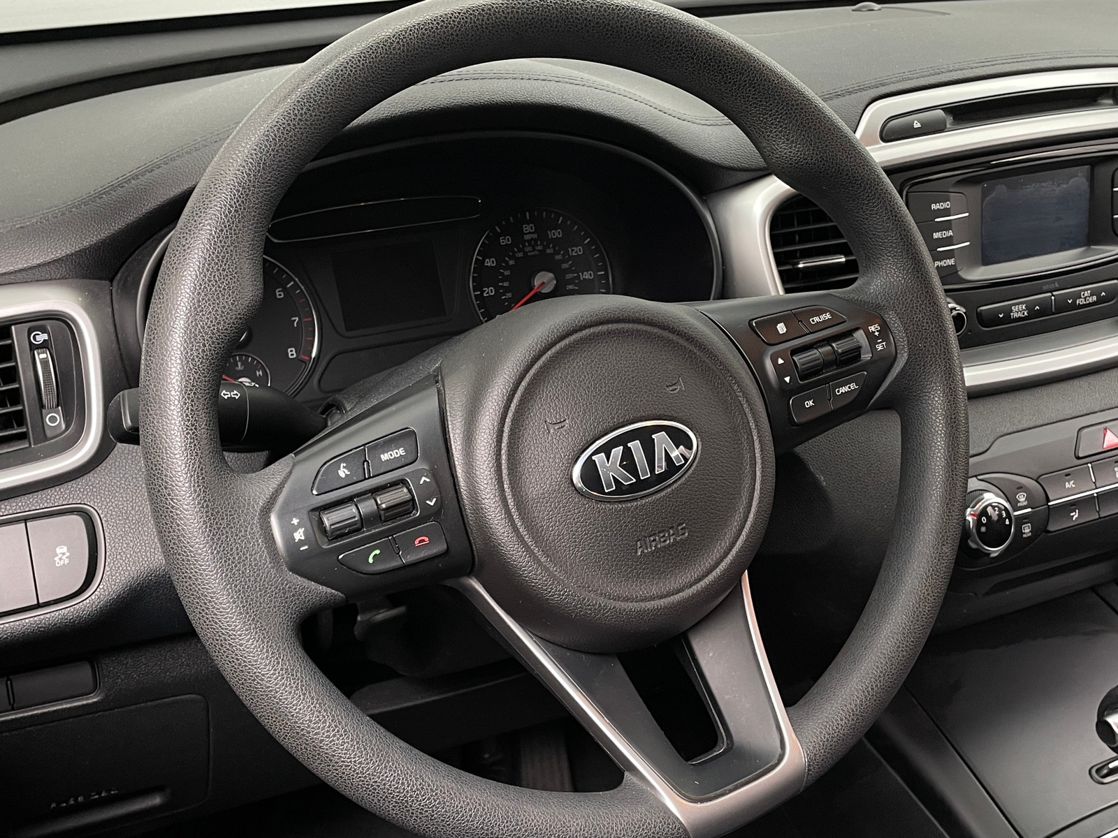 Thumbnail: 2017 Kia Sorento - 5