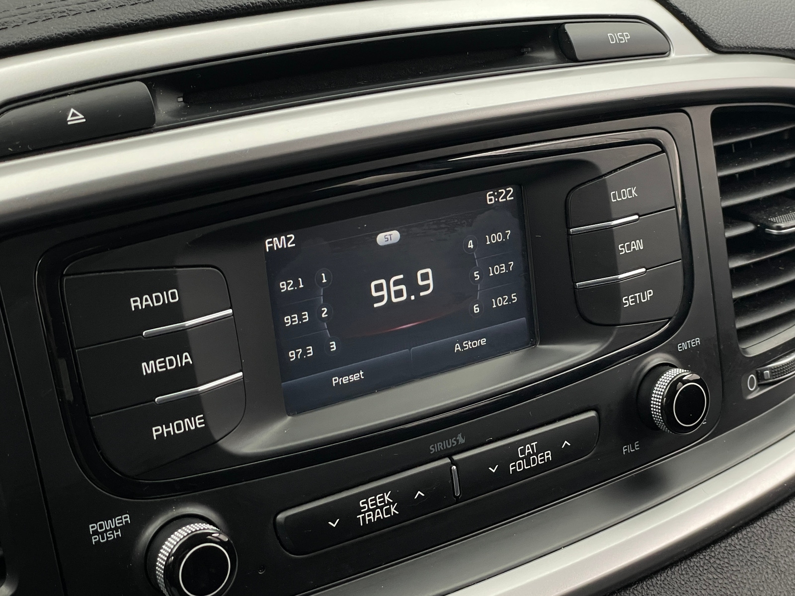 Thumbnail: 2017 Kia Sorento - 4