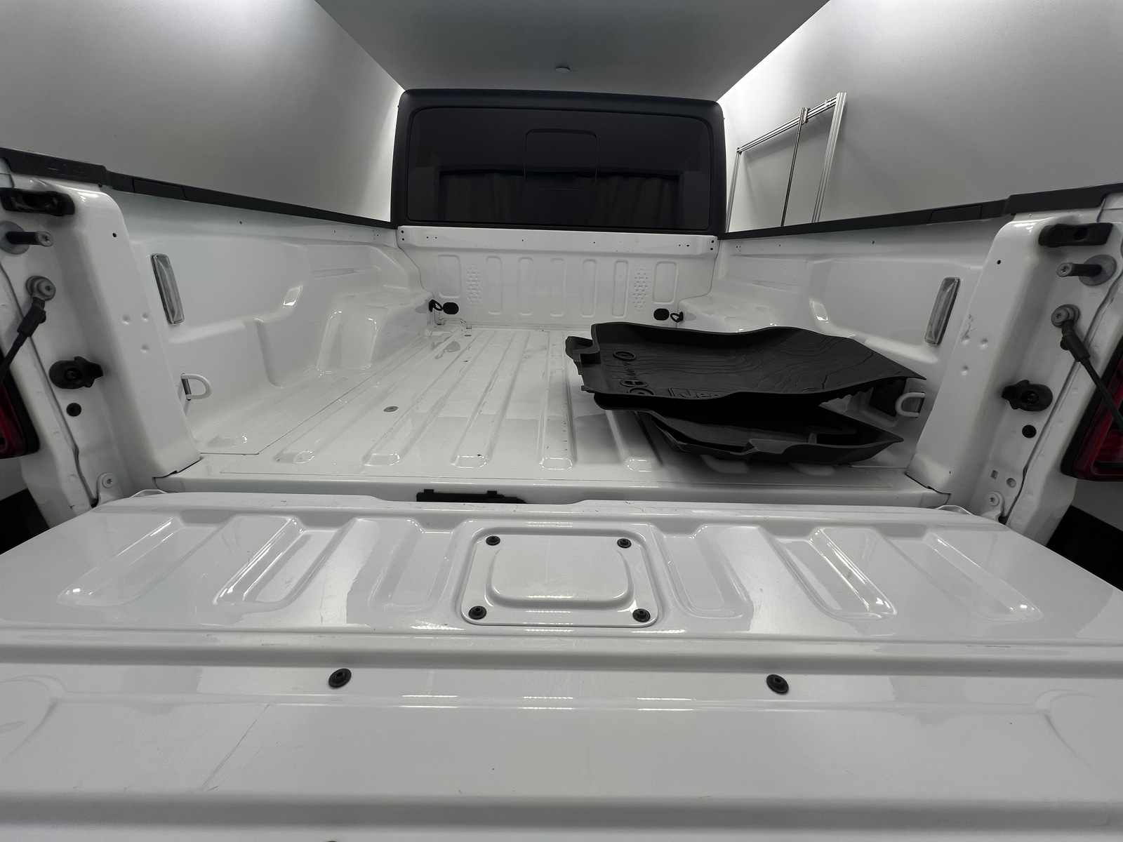 Thumbnail: 2024 Jeep Gladiator - 7