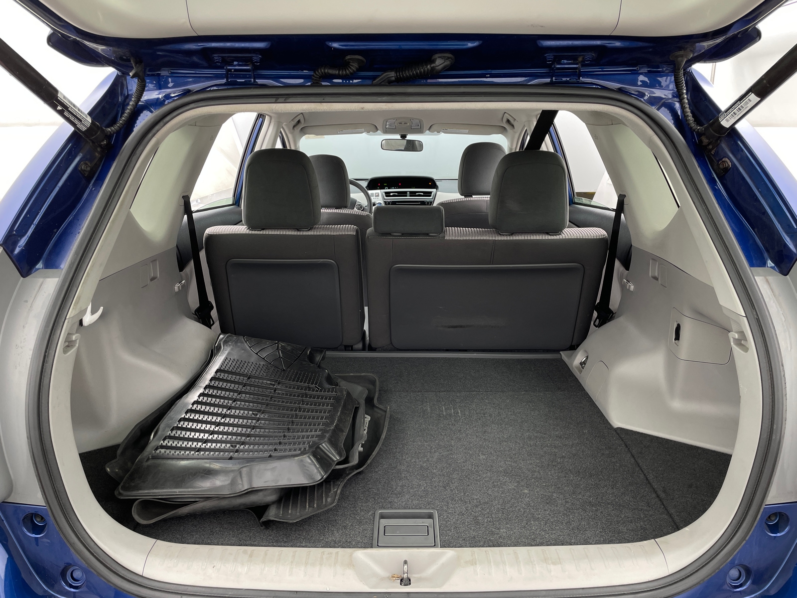 Thumbnail: 2017 Toyota Prius v - 7