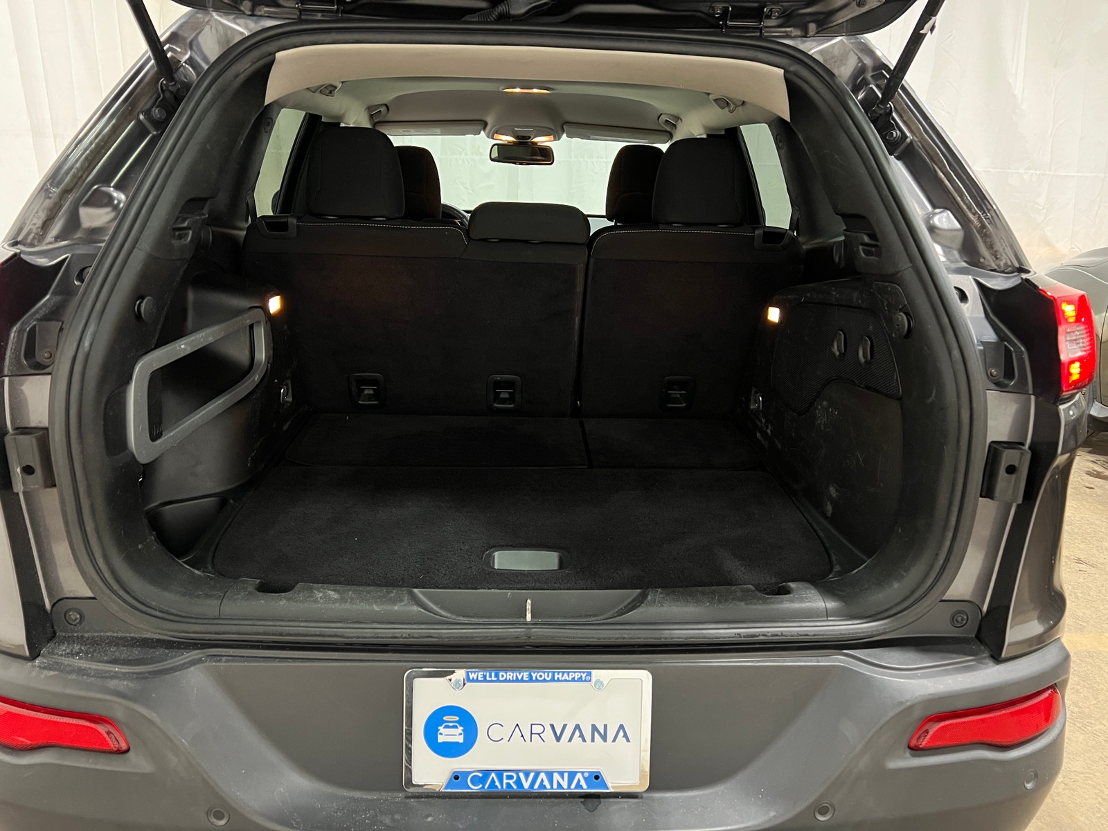 Thumbnail: 2017 Jeep Cherokee - 7