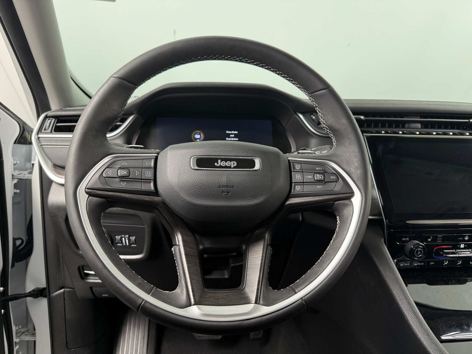 Thumbnail: 2023 Jeep Grand Cherokee - 4