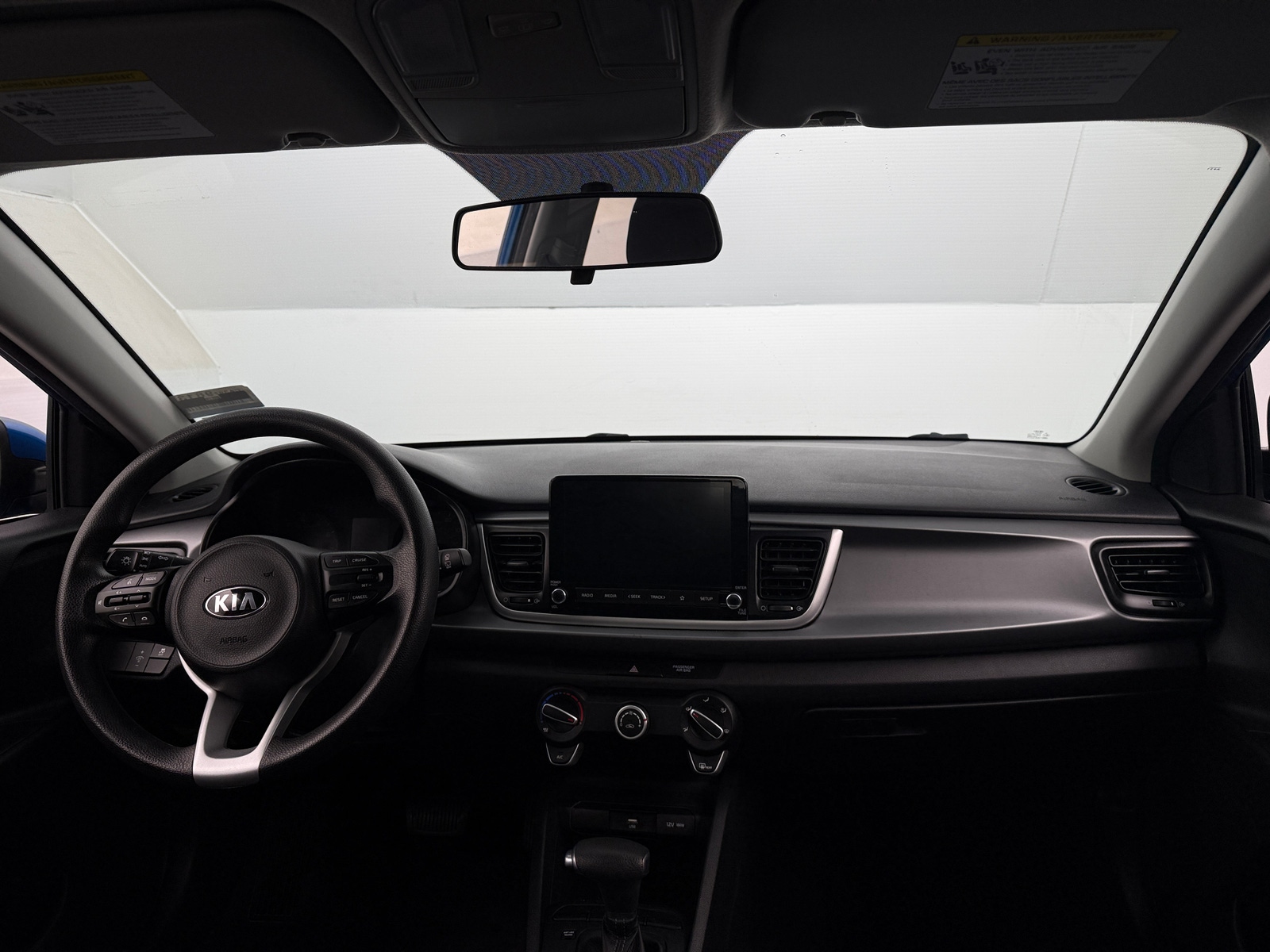 Thumbnail: 2021 Kia Rio - 3