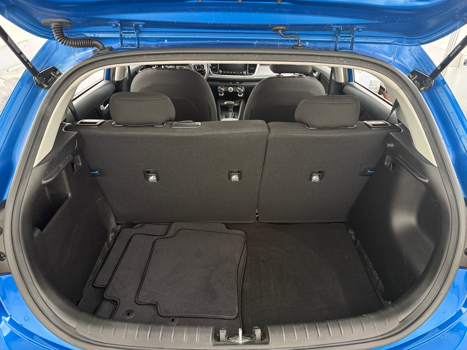 Thumbnail: 2021 Kia Rio - 7