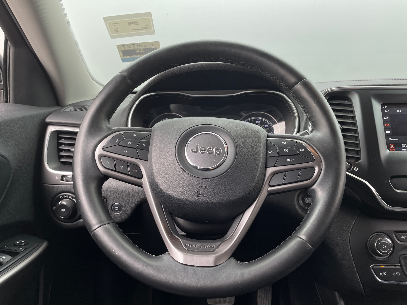 Thumbnail: 2019 Jeep Cherokee - 5