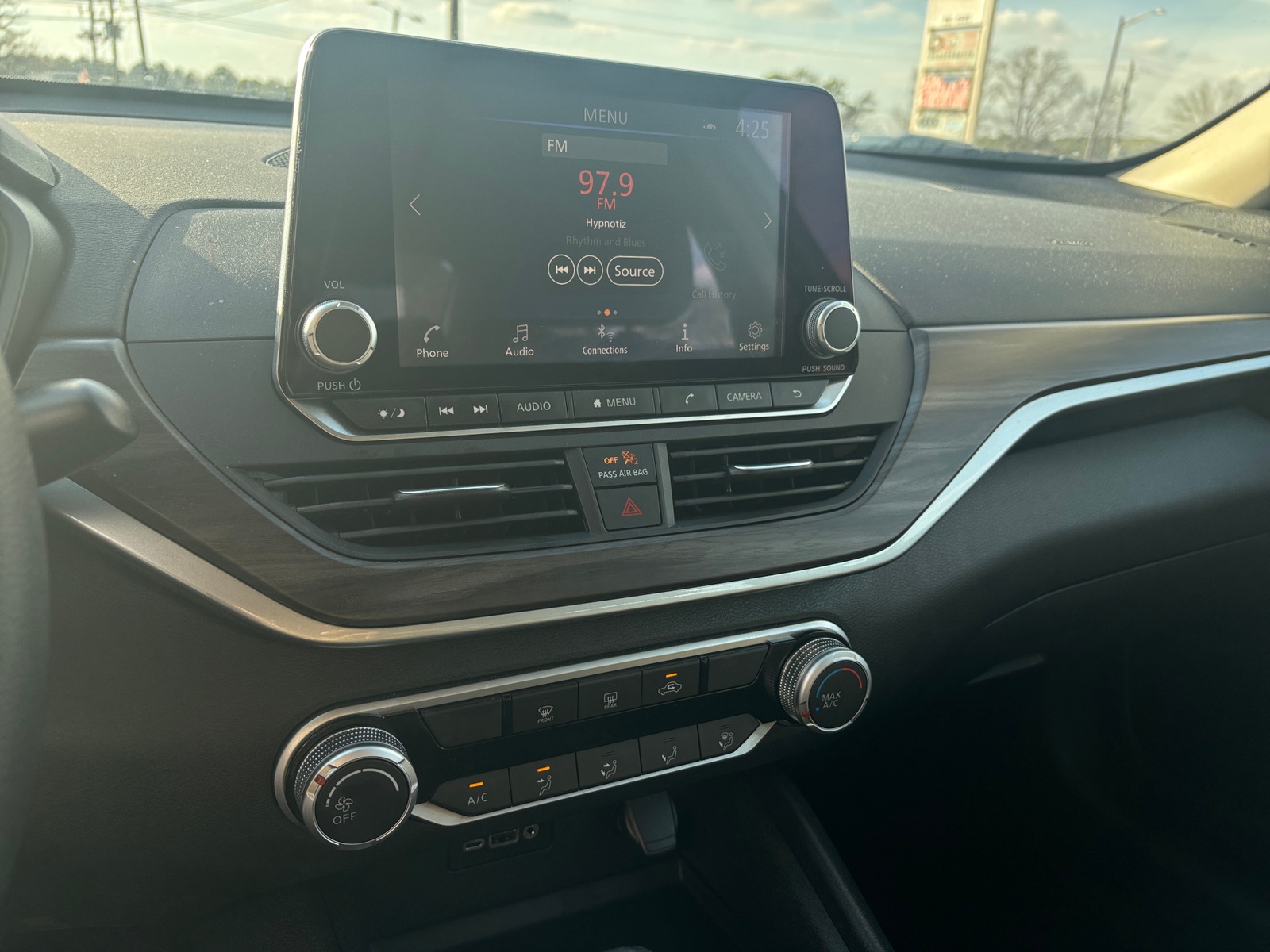 Thumbnail: 2025 Nissan Altima - 4