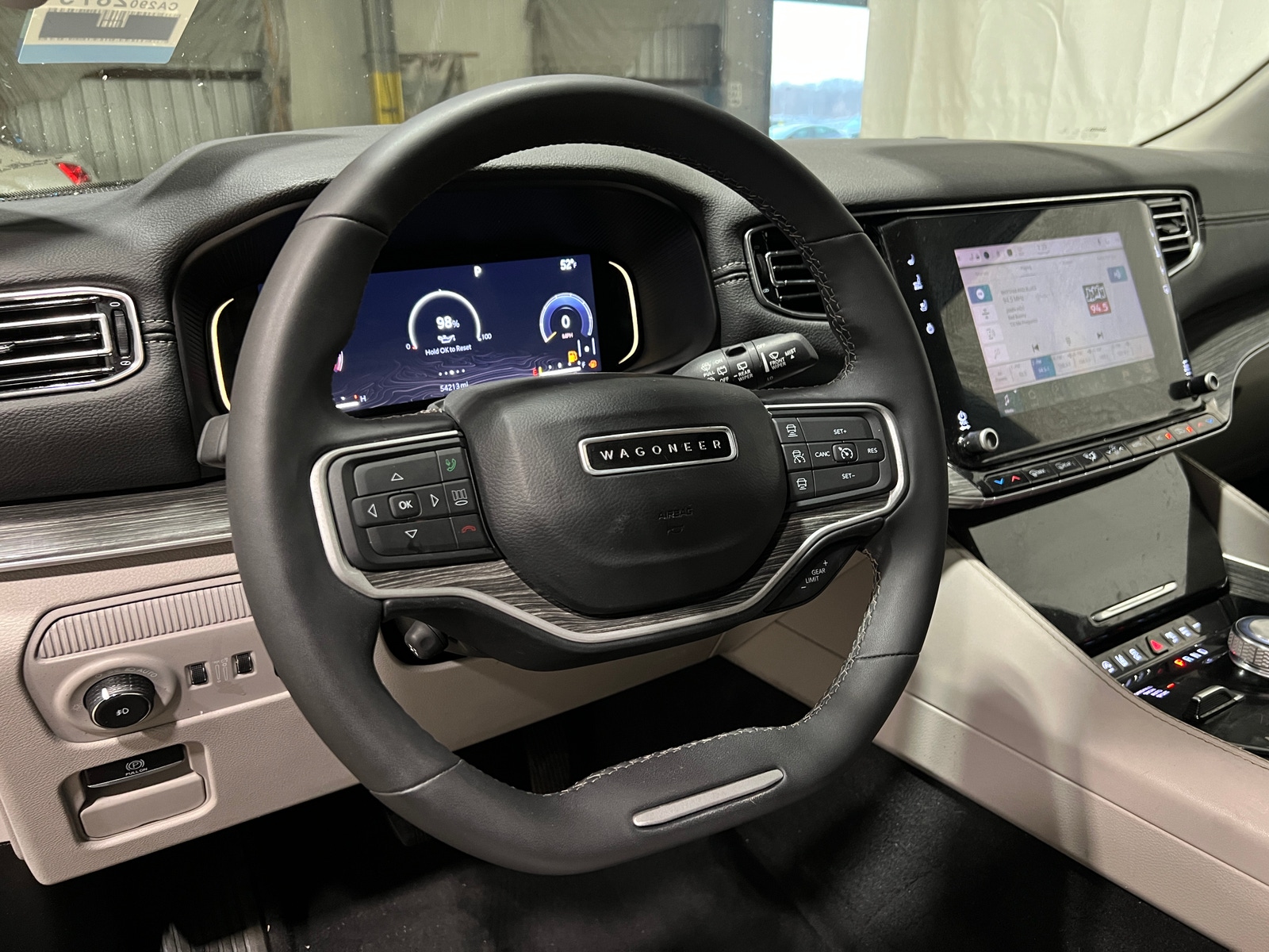 Thumbnail: 2022 Jeep Wagoneer - 4