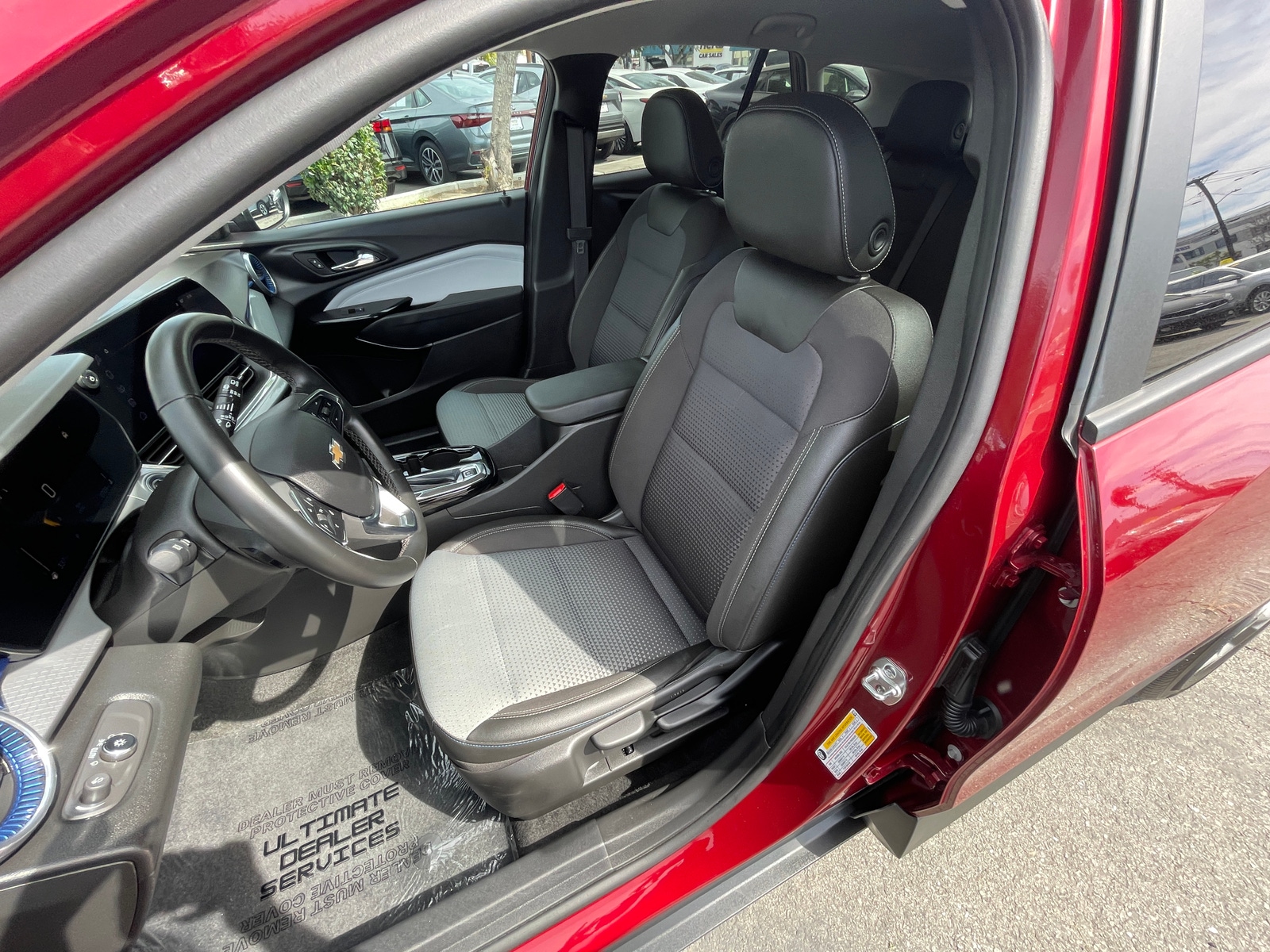 Thumbnail: 2025 Chevrolet Trax - 2