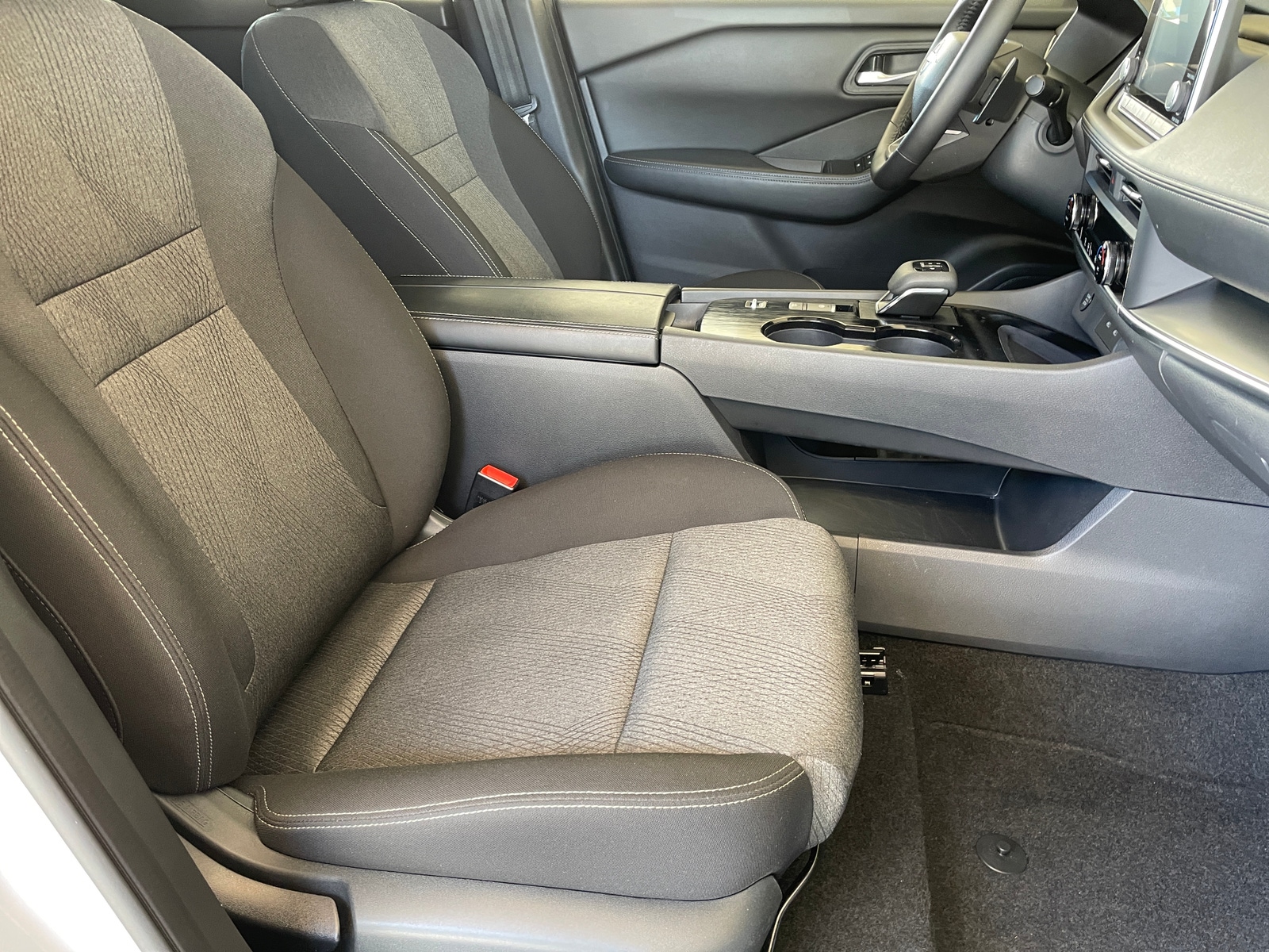 Thumbnail: 2025 Nissan Rogue - 2