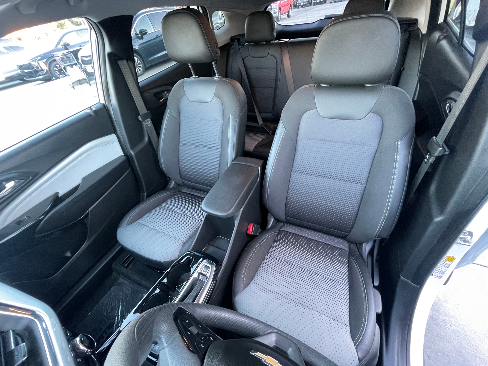 Thumbnail: 2025 Chevrolet Trax - 2