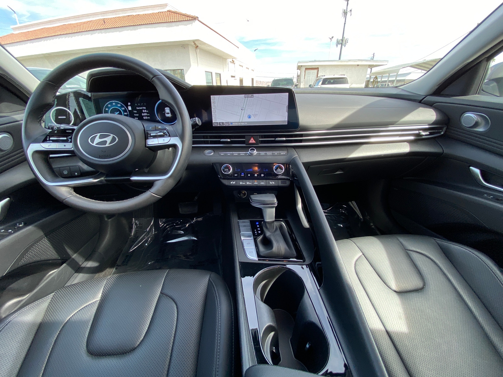 Thumbnail: 2025 Hyundai Elantra - 3