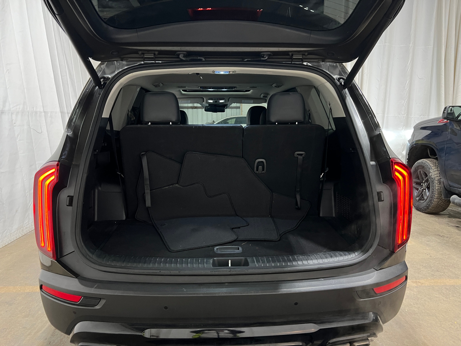 Thumbnail: 2022 Kia Telluride - 6