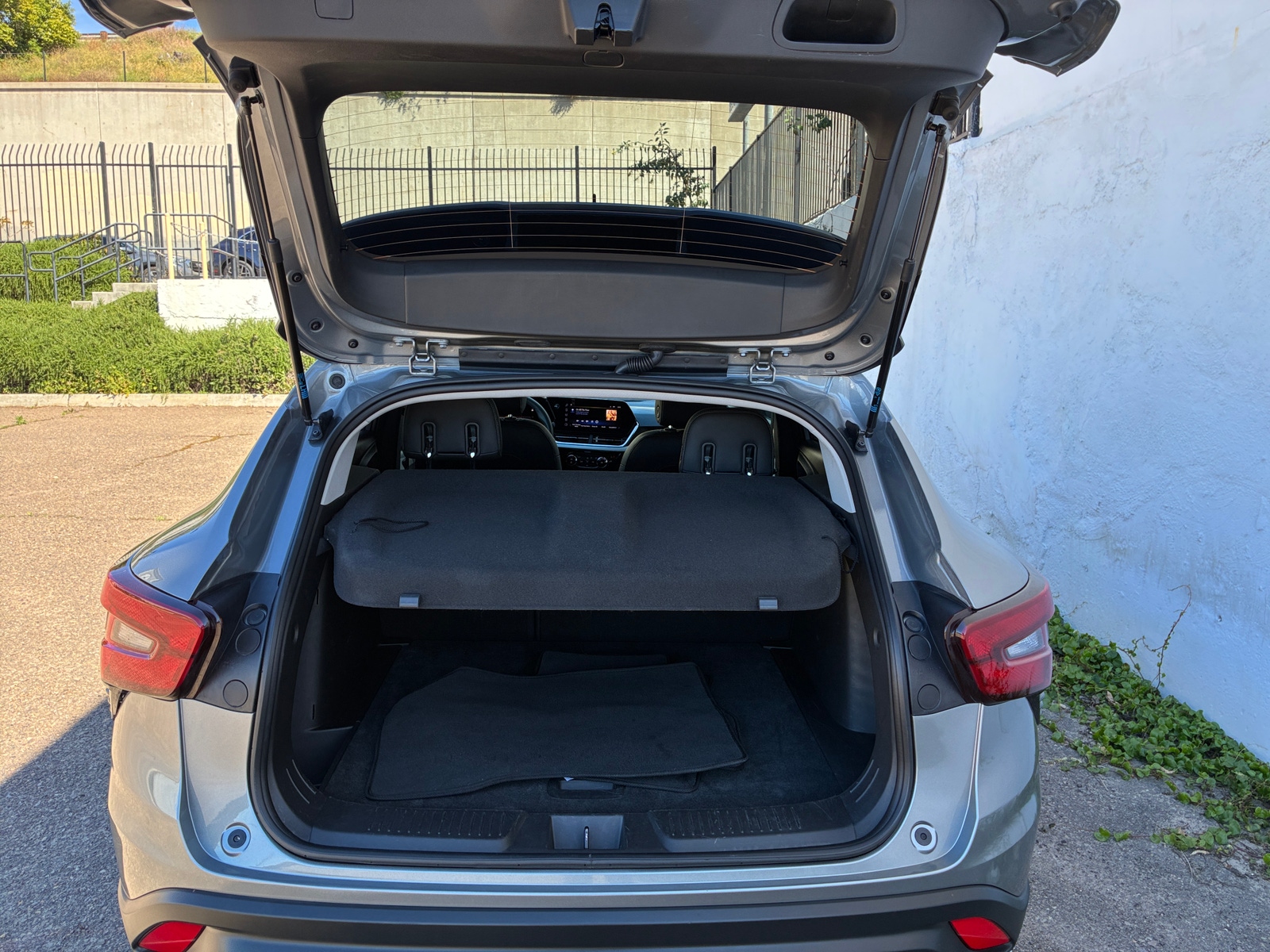 Thumbnail: 2025 Chevrolet Trax - 6