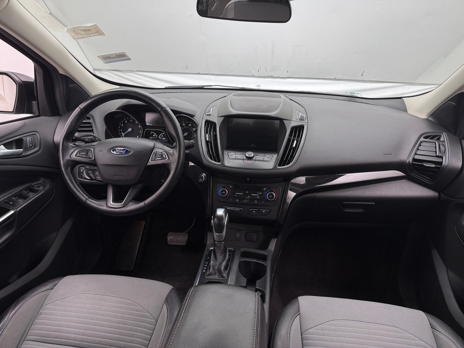 Thumbnail: 2019 Ford Escape - 3