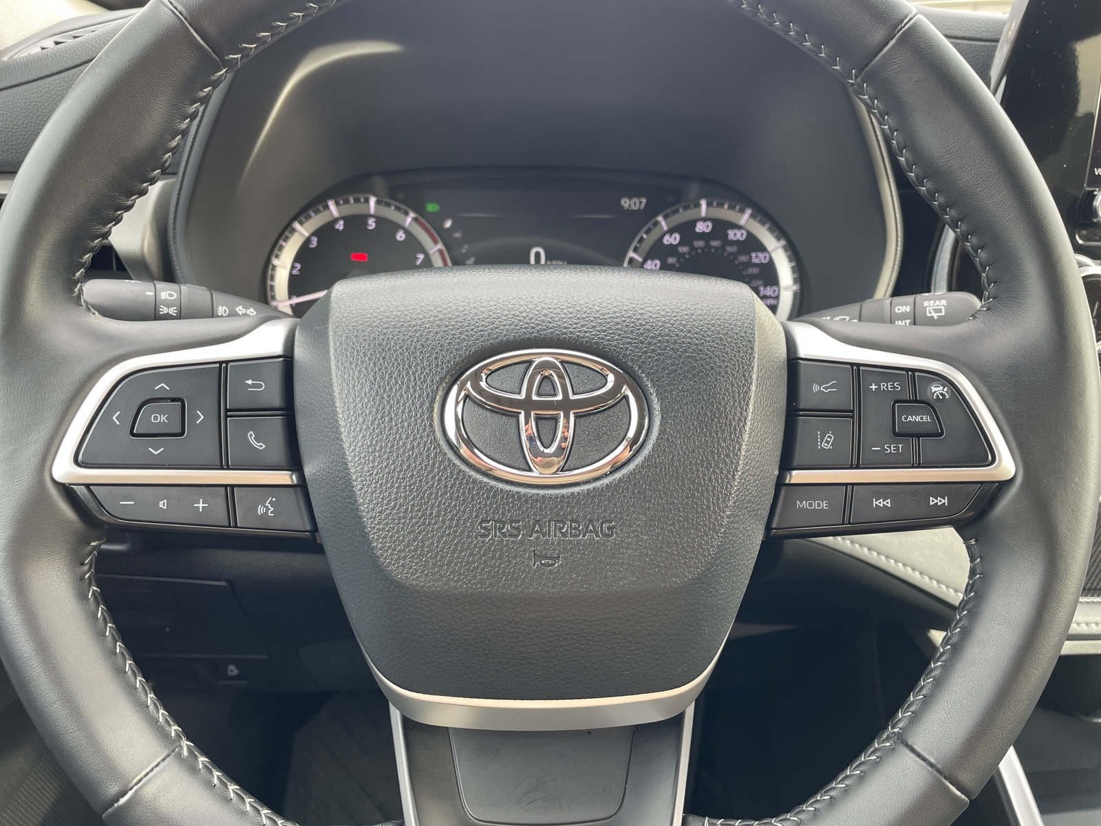 Thumbnail: 2025 Toyota Highlander - 5