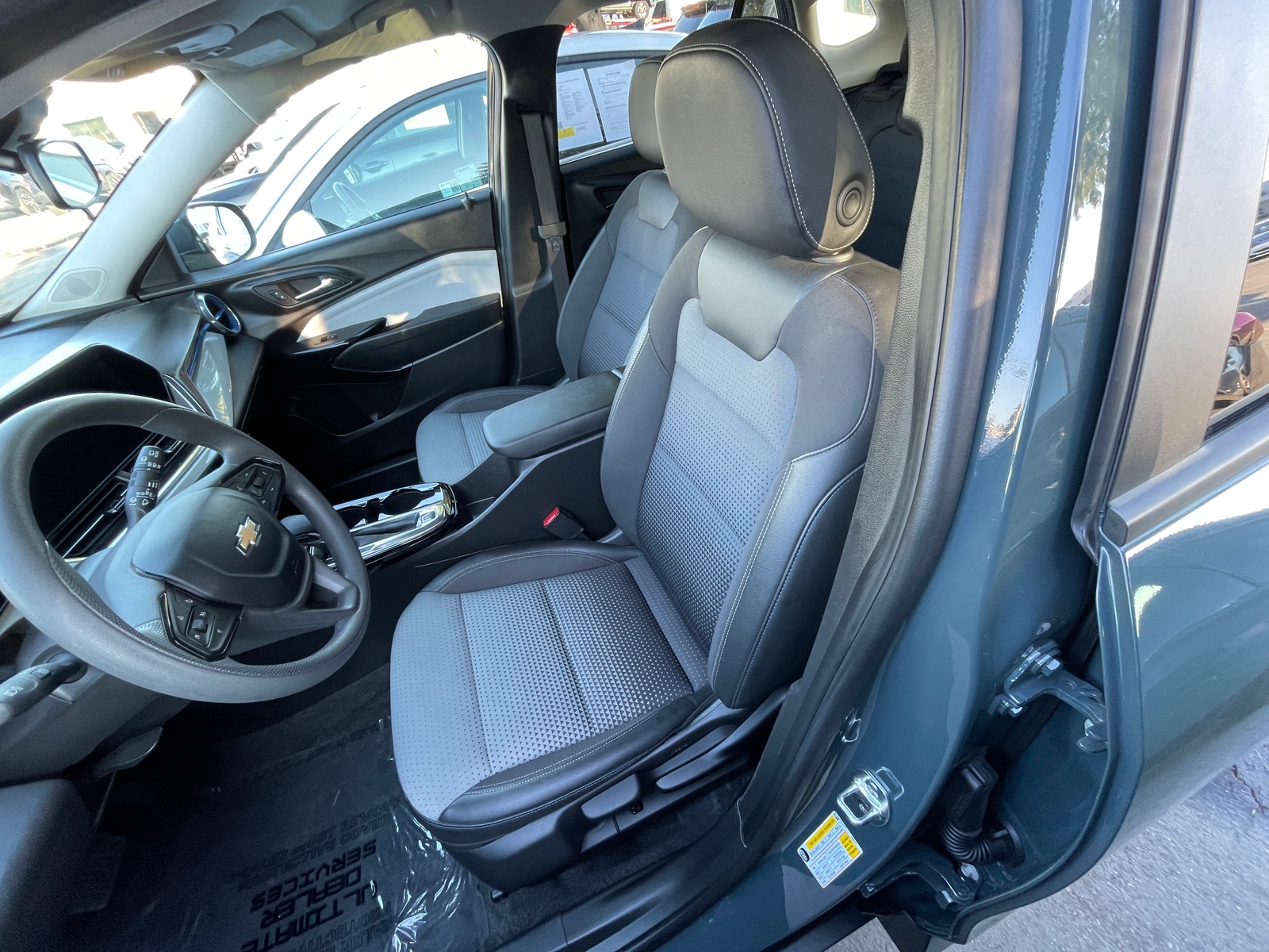 Thumbnail: 2025 Chevrolet Trax - 2