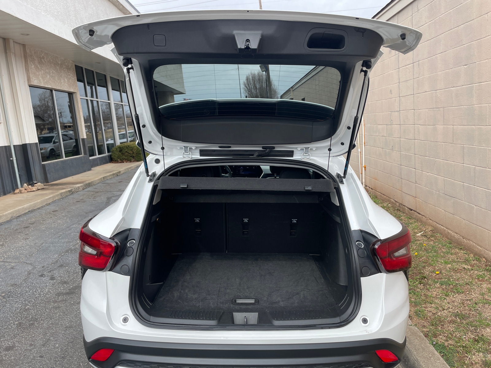 Thumbnail: 2025 Chevrolet Trax - 6