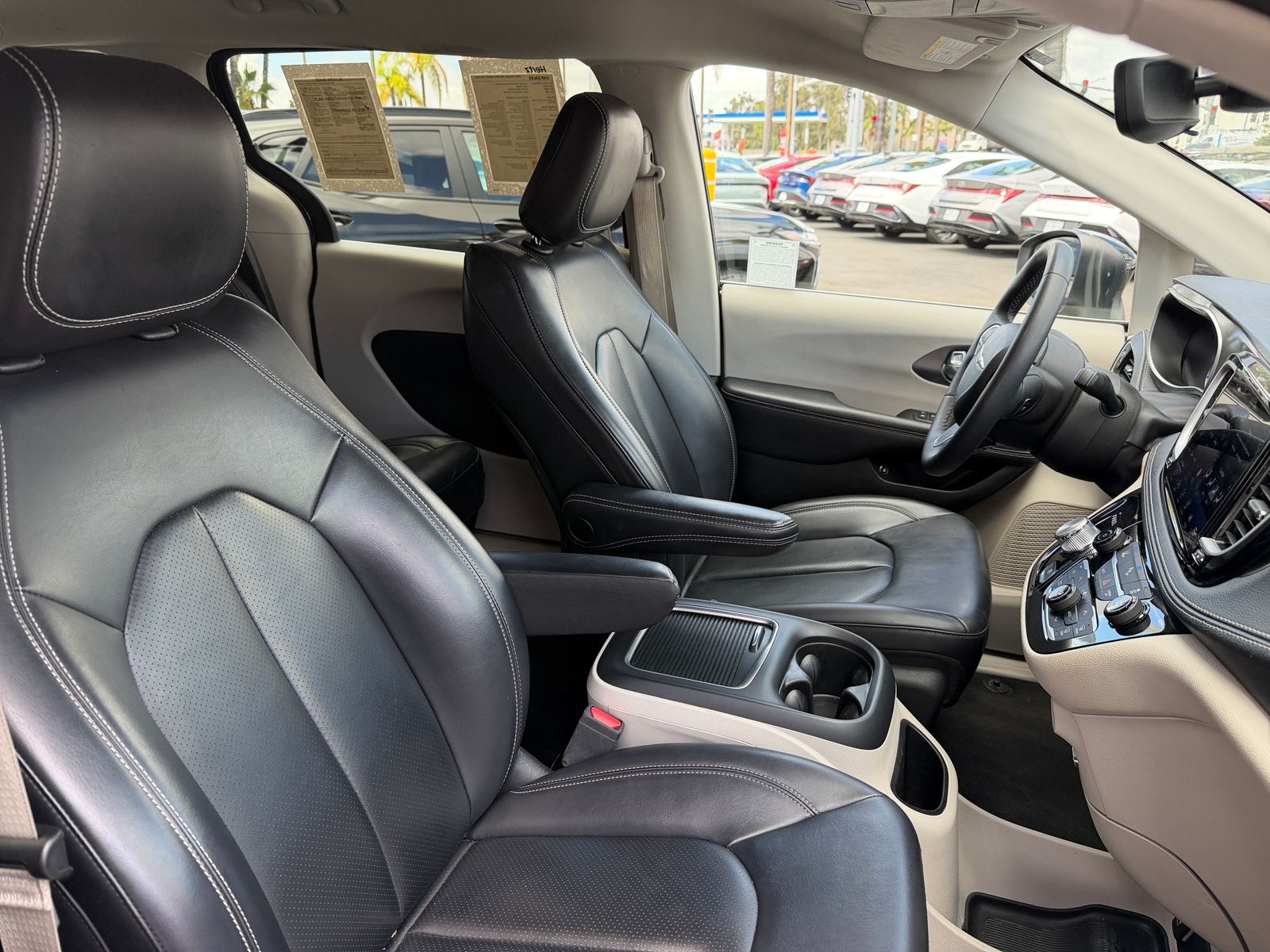 Thumbnail: 2023 Chrysler Pacifica - 2