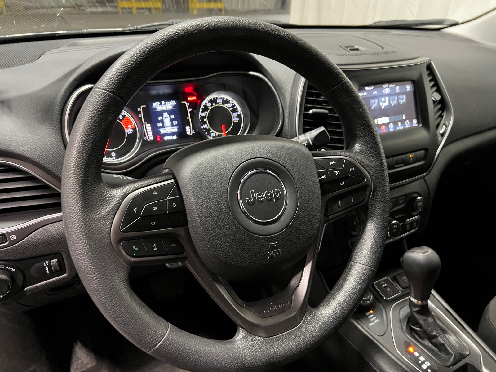 Thumbnail: 2021 Jeep Cherokee - 5