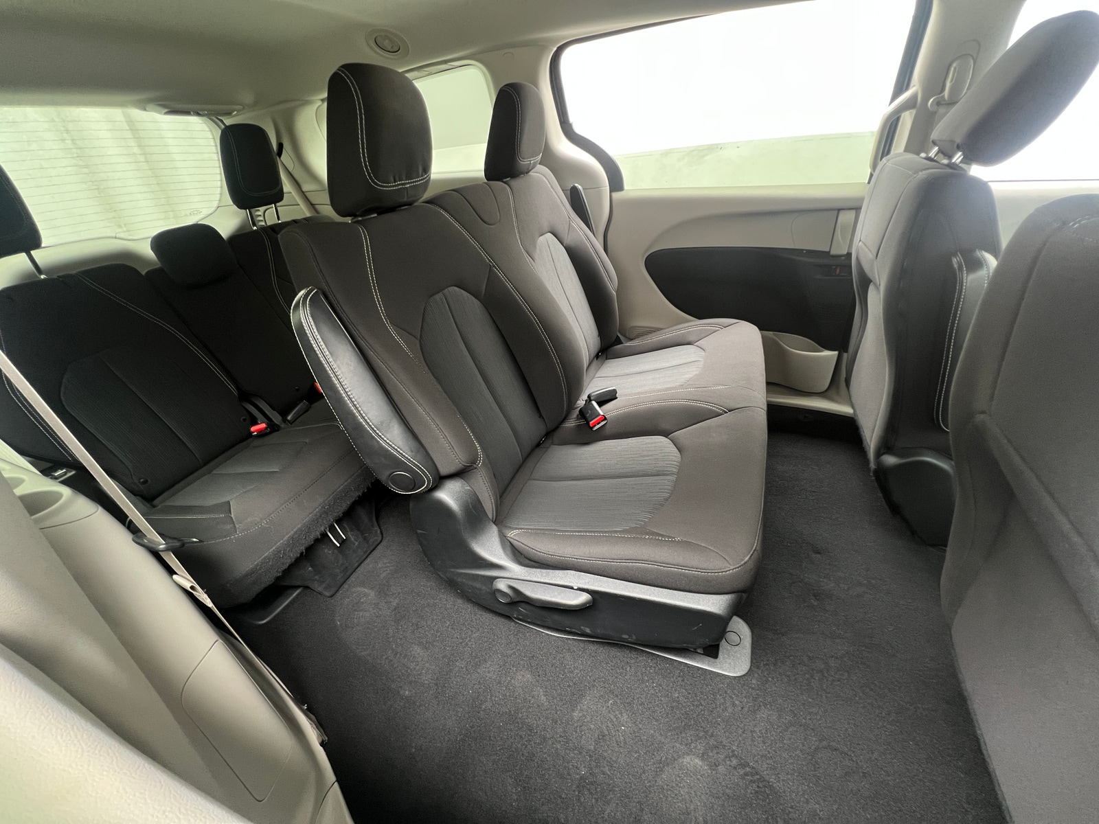 Thumbnail: 2020 Chrysler Voyager - 6