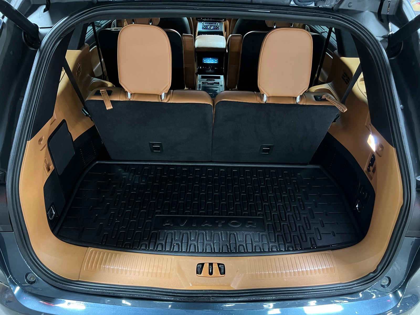 Thumbnail: 2020 Lincoln Aviator - 6