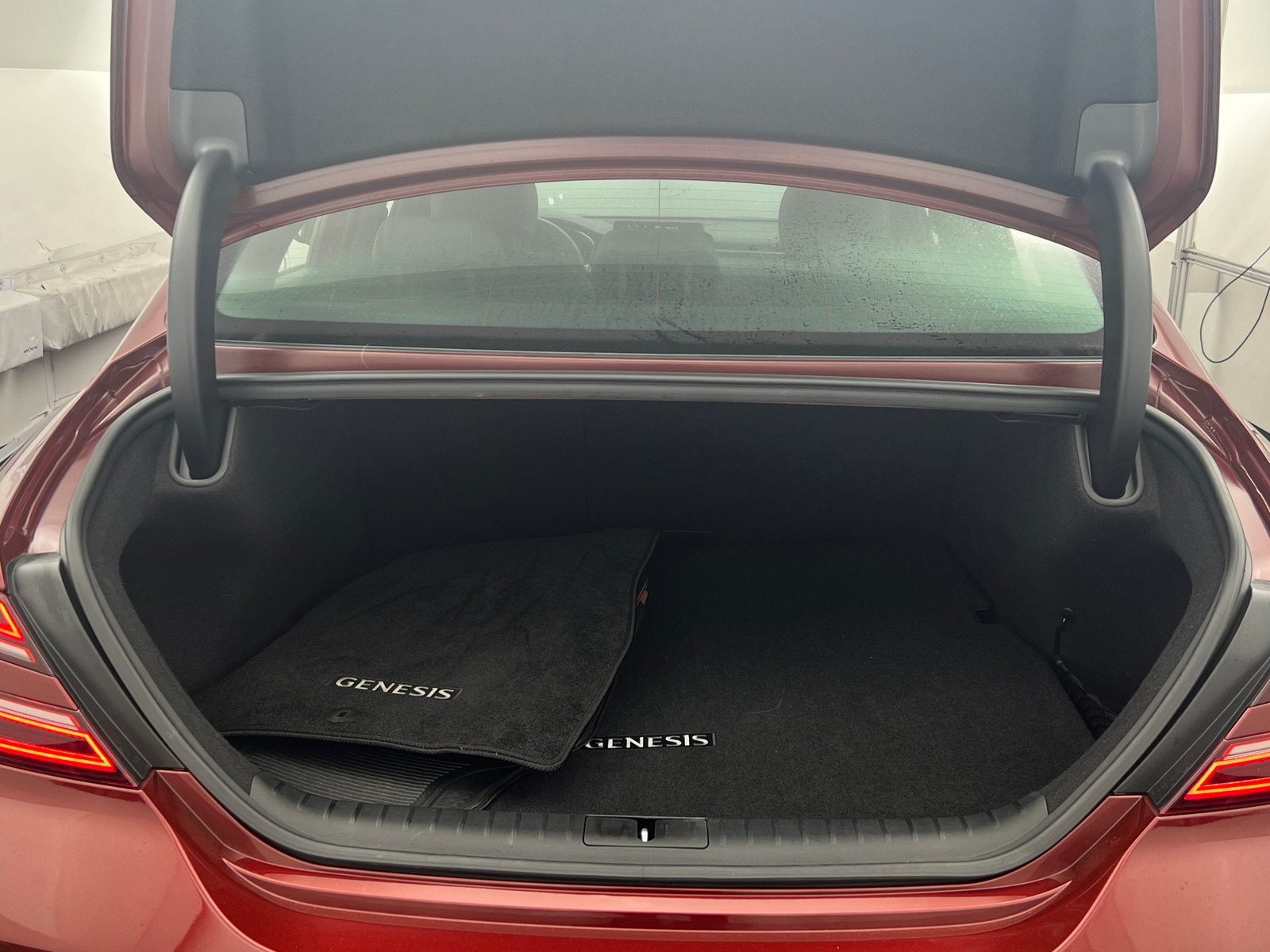 Thumbnail: 2025 Genesis G70 - 6