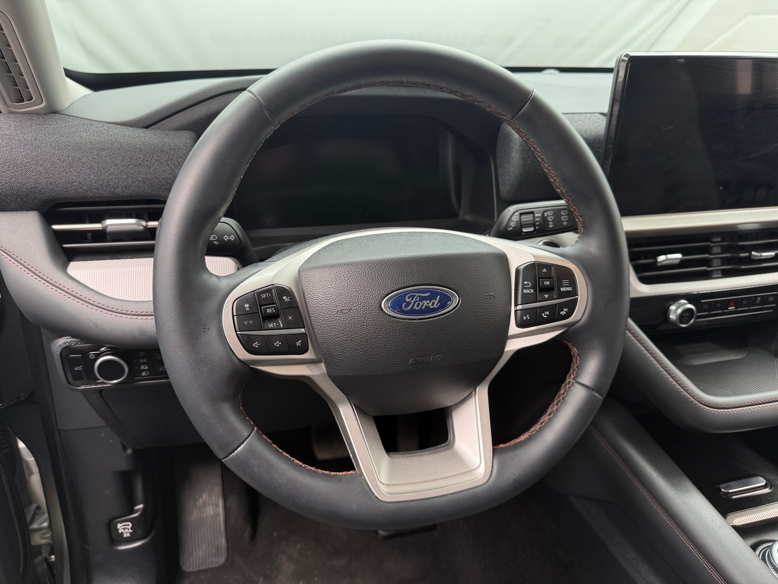 Thumbnail: 2025 Ford Explorer - 5