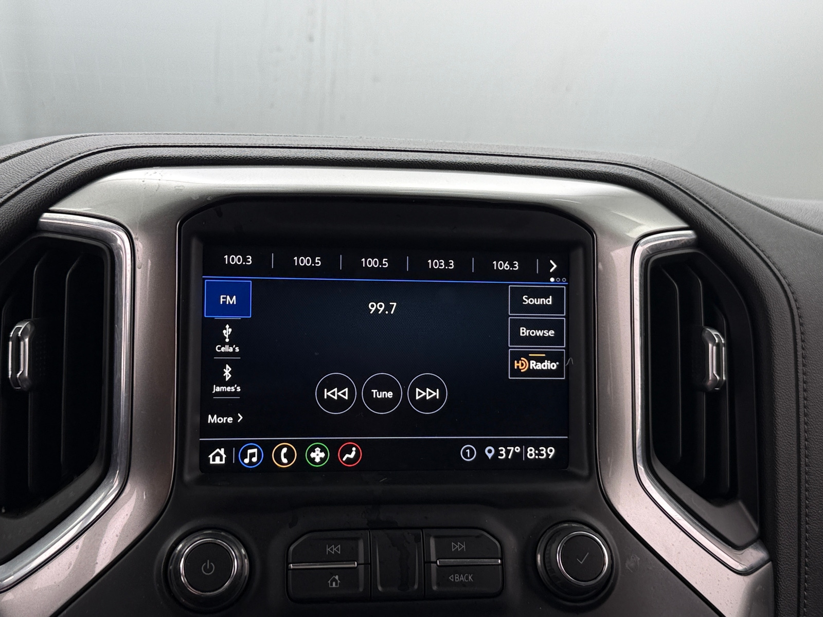 Thumbnail: 2020 Chevrolet Silverado 1500 - 3