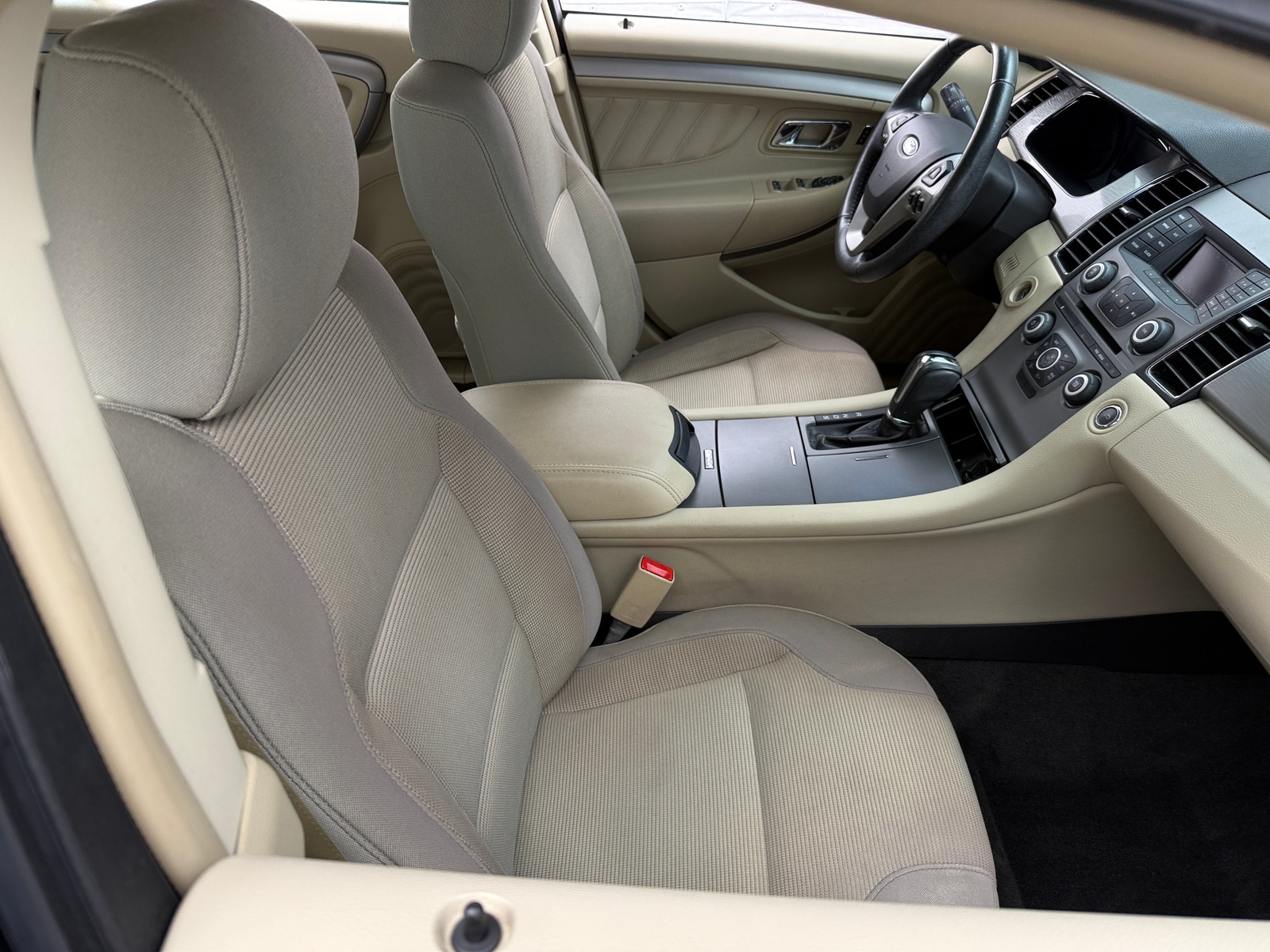 Thumbnail: 2015 Ford Taurus - 2