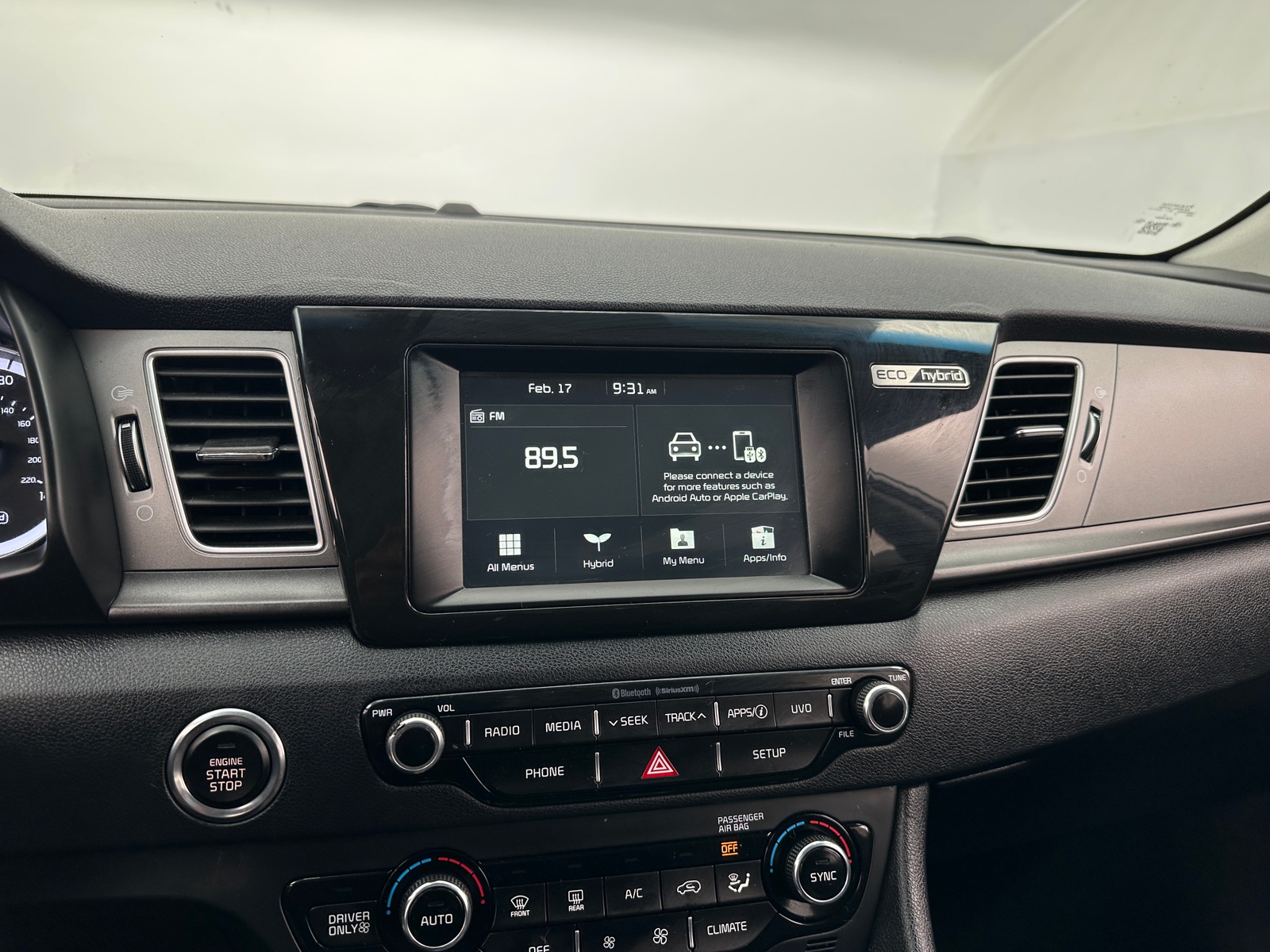 Thumbnail: 2019 Kia Niro - 4