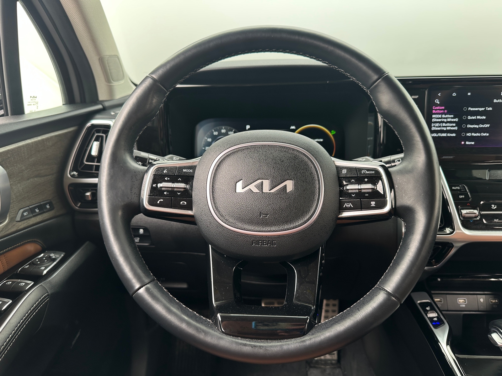 Thumbnail: 2023 Kia Sorento - 4