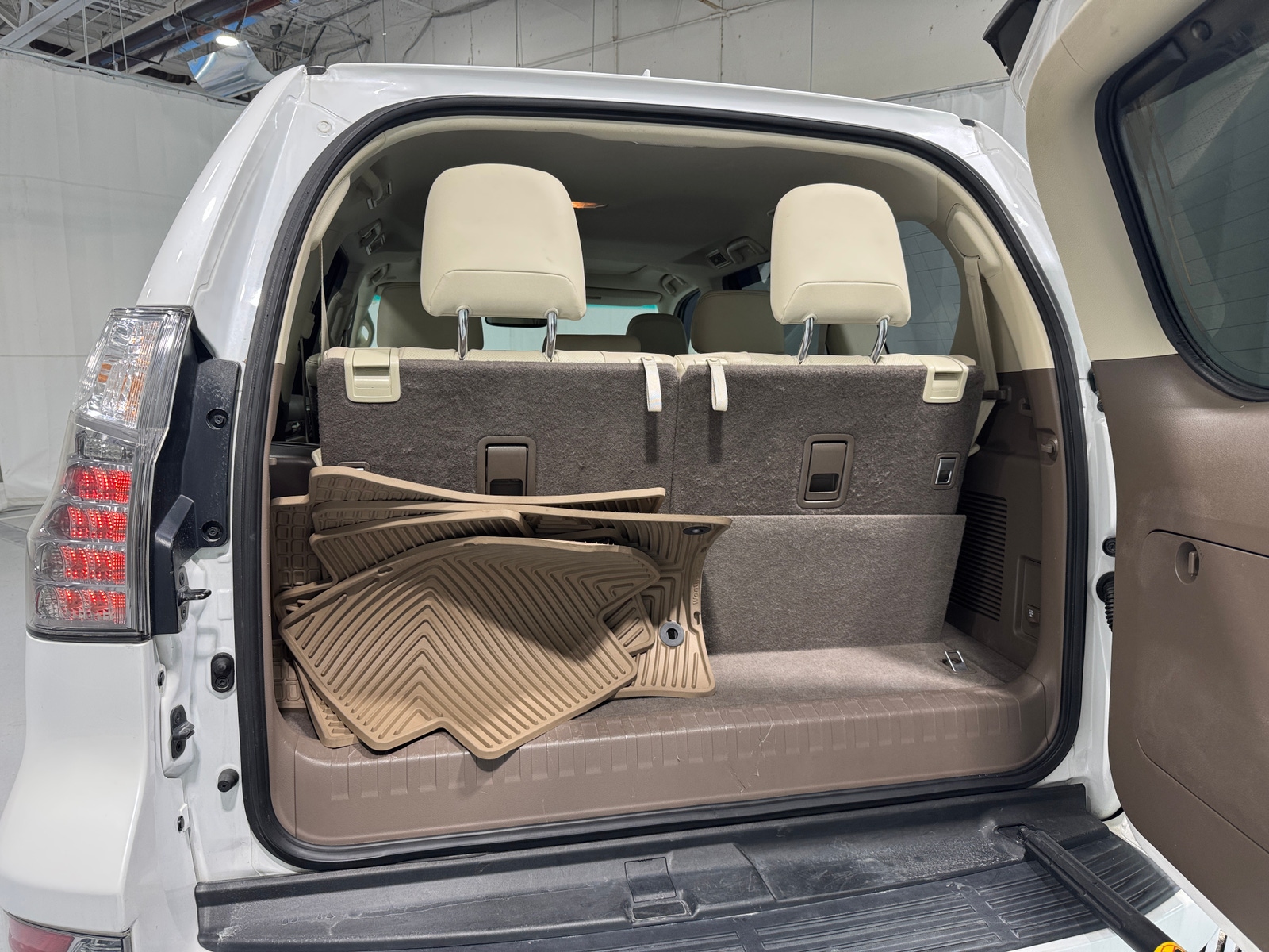 Thumbnail: 2019 Lexus GX - 6