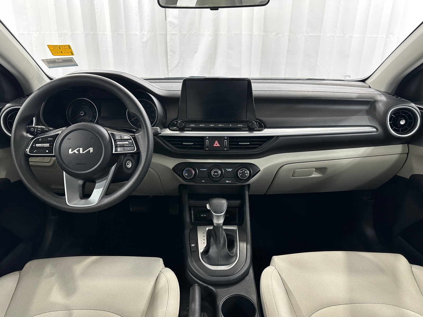 Thumbnail: 2023 Kia Forte - 3