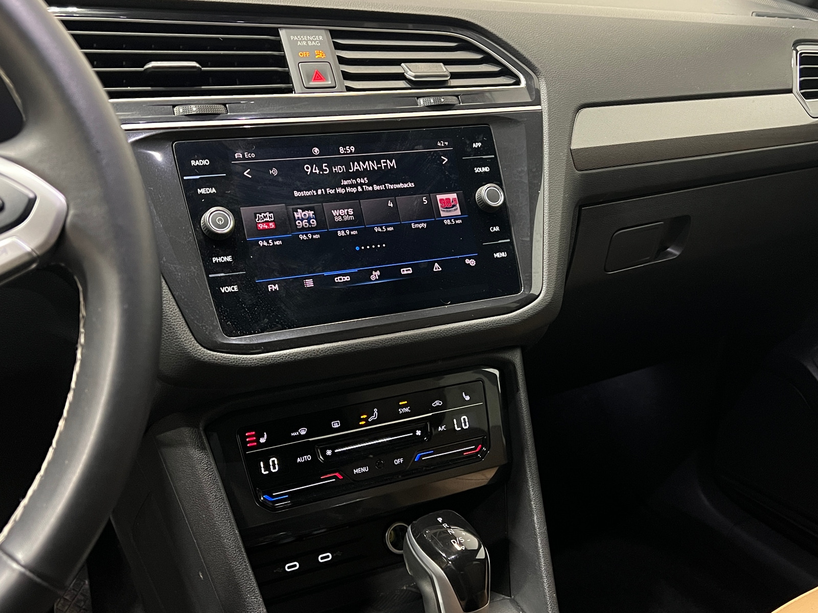 Thumbnail: 2024 Volkswagen Tiguan - 3