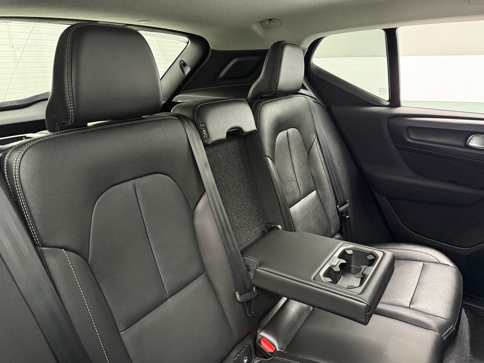 Thumbnail: 2024 Volvo XC40 - 5