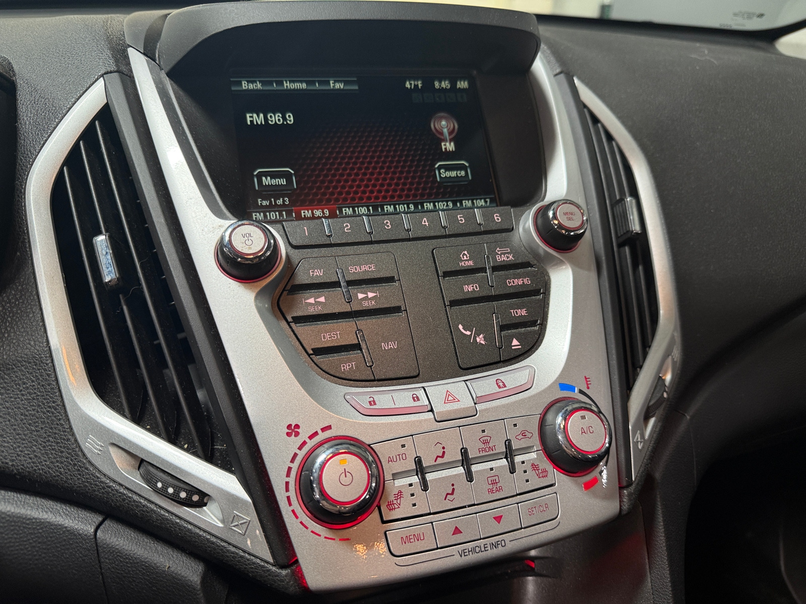 Thumbnail: 2015 GMC Terrain - 3